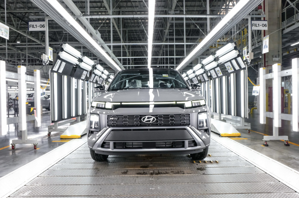 Produksi New CRETA N Line Turbo dan New CRETA dilakukan oleh para engineer dan teknisi berpengalaman sejak proses pencetakkan pelat baja (press), pengelasan dan integrasi tubuh kendaraan (welding/body), produksi mesin (engine) untuk kemudian dirangkai secara sistematik menjadi kendaraan utuh (assembly).