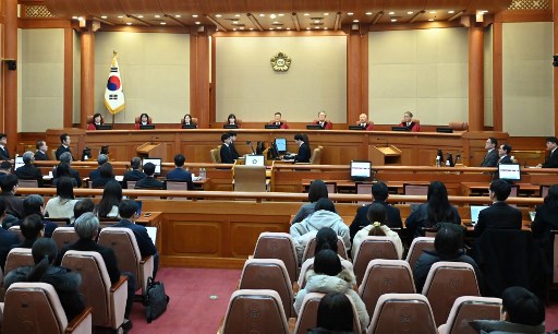 Pengadilan memiliki waktu 180 hari untuk memutuskan apakah akan mendukung atau menolak pemakzulan Yoon sejak menerima kasus tersebut pada 14 Desember.