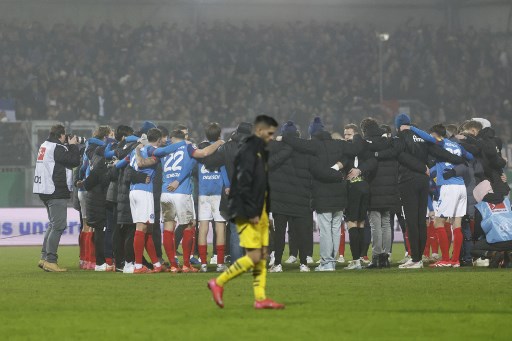 Hasil ini menjadi kemenangan pertama mereka atas Dortmund sepanjang sejarah Liga Jerman.