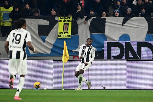 Juventus yang tidak diperkuat para penyerang papan atasnya lantaran dibekap cedera, mampu membuka keunggulan melalui bek Pierre Kalulu pada menit ke-54.
