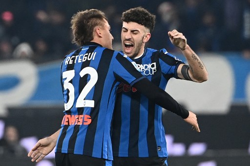 Pemain pengganti Mateo Retegui menyelamatkan satu poin untuk Atalanta lewat sundulannya pada menit ke-78. Ia baru kembali bermain setelah menepi empat pekan akibat cedera otot paha belakang.
