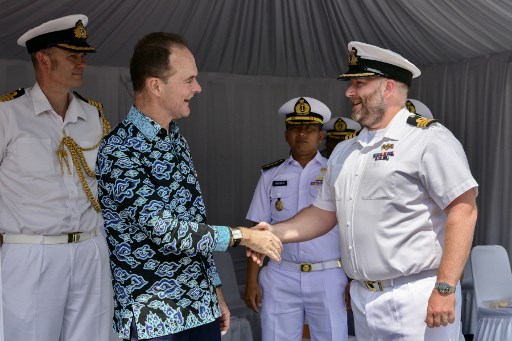 “Kami menjalin kerja sama erat dengan negara-negara di kawasan, termasuk soal mitigasi perubahan iklim,” ujar Duta Besar Inggris untuk Indonesia Dominic Jermey saat berbicara kepada awak media di Pelabuhan Tanjung Priok.