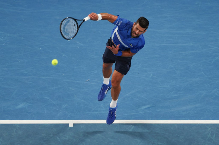 Novak Djokovic dipaksa bermain empat set oleh debutan Grand Slam untuk pertandingan kedua berturut-turut dalam perjalanannya di Australian Open.