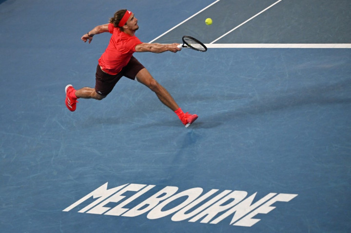 Unggulan kedua itu beradaptasi dengan baik permainan Martinez di dalam Rod Laver Arena, di mana ia menyerang net dengan mudah untuk memenangi 77 persen (23/30) poin net, menurut statistik ATP.