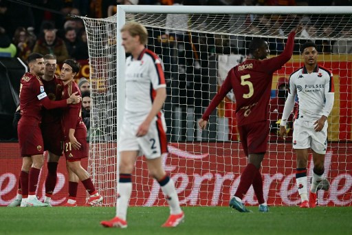 AS Roma naik satu peringkat di klasemen Liga Italia setelah menekuk Genoa 3-1 di Stadion Olimpico, Roma, Sabtu, 18 Januari 2025 dini hari WIB.