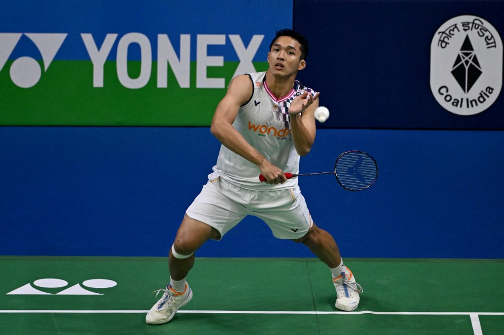 Meskipun sempat perlahan mengejar di poin-poin kritis, upaya itu masih belum cukup untuk membendung serangan Axelsen yang pada akhirnya memenangkan gim ketiga dengan skor 21-15 dalam tempo 1 jam 11 menit.