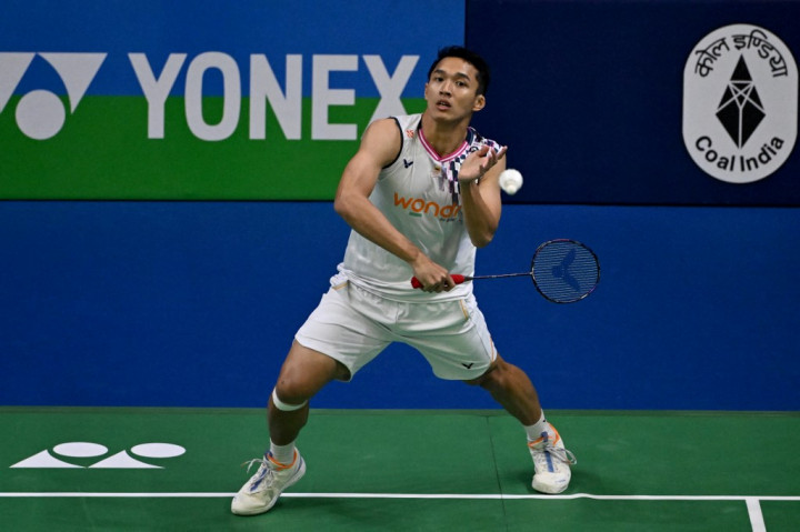 Meskipun sempat perlahan mengejar di poin-poin kritis, upaya itu masih belum cukup untuk membendung serangan Axelsen yang pada akhirnya memenangkan gim ketiga dengan skor 21-15 dalam tempo 1 jam 11 menit.