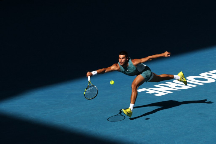 Dikutip dari laman ATP di Jakarta, Minggu, 19 Januari 2025, Alcaraz unggul 7-5, 6-1 ketika Draper terpaksa berhenti. Alcaraz pun kini memasuki perempat final Grand Slam ke-10, di mana dia akan menghadapi juara bertahan 10 kali Novak Djokovic atau Jiri Lehecka dan masih berpeluang menjadi petenis termuda yang memenangi empat Grand Slam.