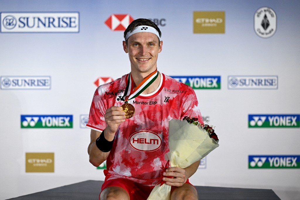 Dalam pertandingan yang semula diperkirakan berlangsung ketat, Axelsen menunjukkan dominasi setelah sempat tertinggal 2-6 di awal gim pertama.