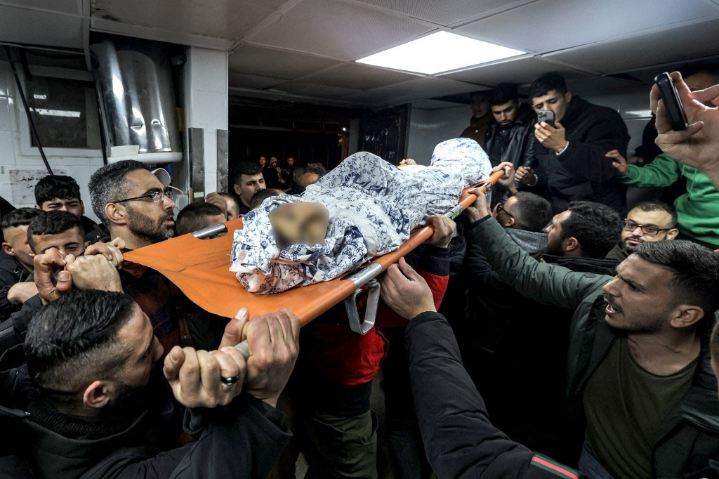 Tentara Israel menembak mati seorang remaja Palestina dan melukai dua orang lainnya dalam sebuah penggerebekan di Tepi Barat pada Minggu, 19 Januari 2025 malam.