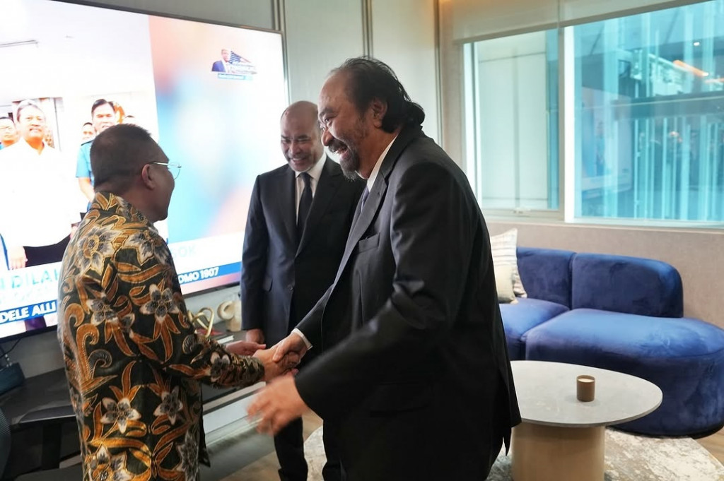 Walaupun begitu, dia tak menampik bahwa ada beragam permasalahan bangsa yang membuat dirinya terenyuh. Tetapi di atas segala-galanya, dia menegaskan bahwa roda administrasi pemerintahan harus tetap berjalan.