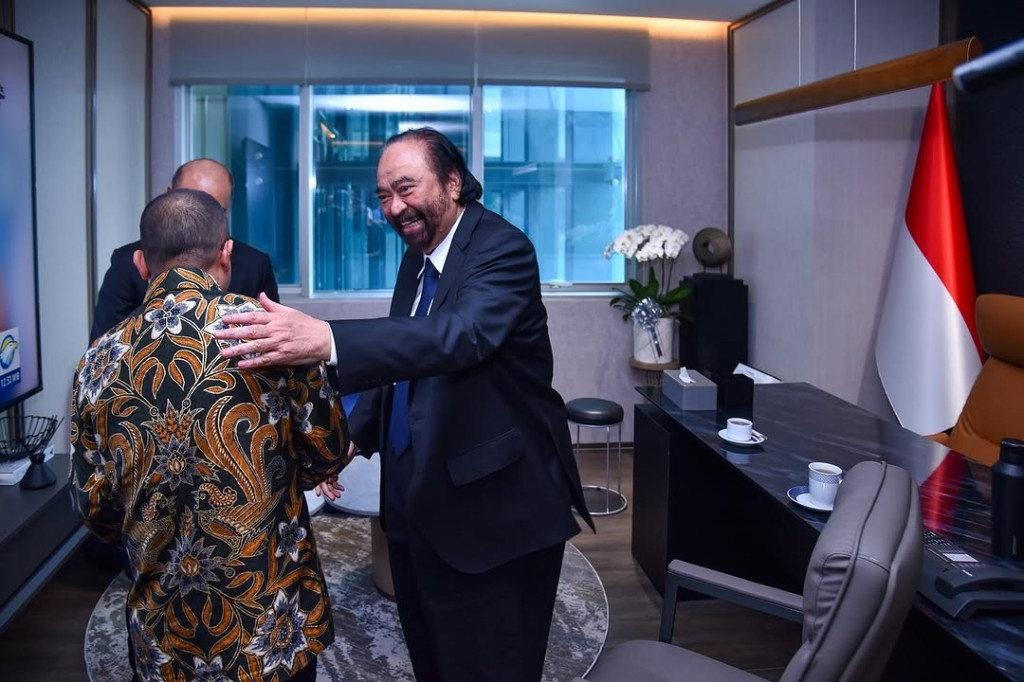 Menurut dia, tingginya angka kepuasan publik berdasarkan survei dari Litbang Kompas itu harus menjadi momentum yang tetap terjaga pada 100 hari kerja Presiden Prabowo. Dia pun yakin masalah-masalah yang ada akan terselesaikan.