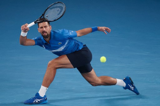 Pertandingan perempat final ini berlangsung selama tiga jam 37 menit, dan membuat Djokovic tampil di semifinal Australia Open untuk ke-12 kalinya. Hanya Roger Federer dengan 15 penampilan di semifinal yang memiliki rekor lebih banyak daripada Djokovic.