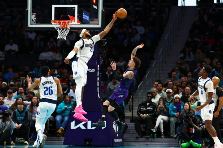 Sementara di kubu Charlotte Hornets mencatat kemenangan ketiga berturut-turut, torehan terbaik mereka musim ini, berkat kontribusi solid dari beberapa pemain.