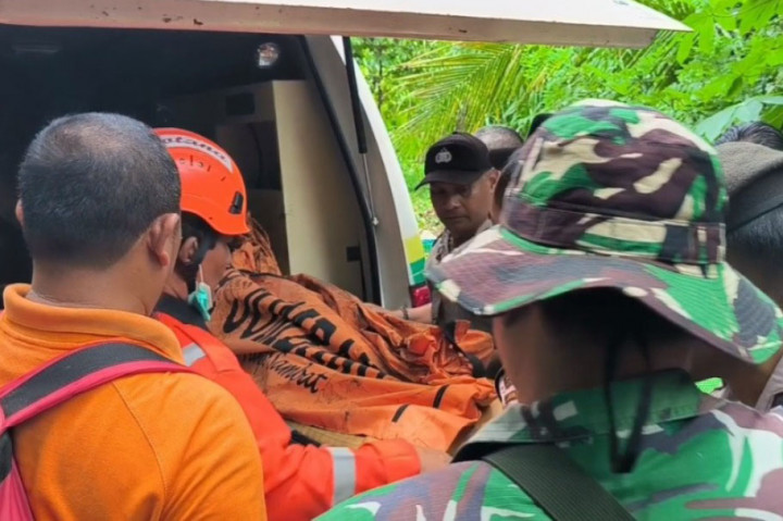 PLT Kelaksa BDBD Jombang Wiku Bhirawa Felipe Diaz mengatakan, tim masih mencari satu korban lagi atas nama Ducha Ismail ayah dari bocah tersebut. Tim masih perlu menganalisa titik dimana korban saat itu berada sebelum longsor menerjang.