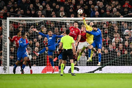 Setelah tak ada gol di babak pertama, MU mencetak gol lebih dahulu setelah umpan sepak pojok Christian Eriksen gagal dihalau Jack Butland dan justru masuk gawang sehingga kedudukan menjadi 1-0 pada menit ke-52.