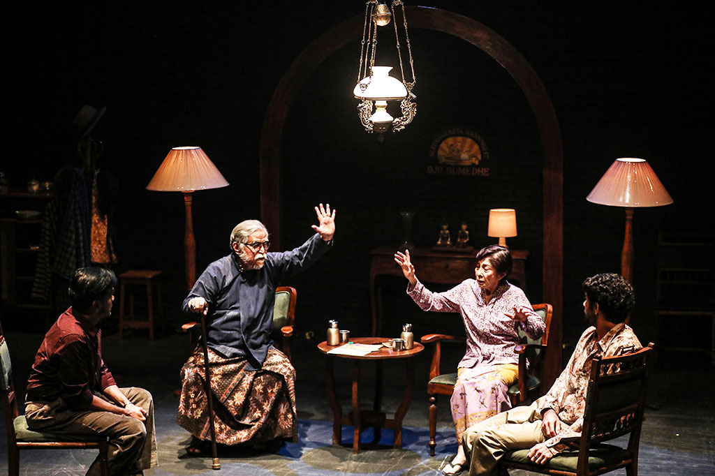 Kelompok Teater Populer kembali berpentas dengan menampilkan naskah karya Putu Wijaya berjudul 'Dag Dig Dug' yang masih relevan dan tak lekang oleh zaman.