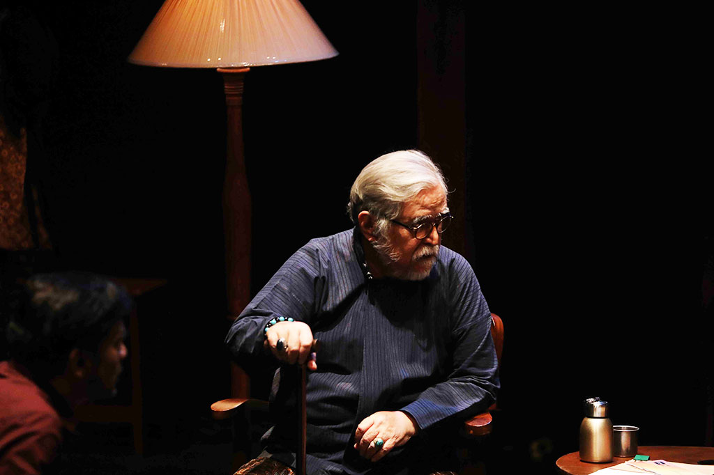 Menurut dia, Dag Dig Dug menampilkan berbagai situasi yang membuat penikmatnya merenung, tertawa getir, serta menghadapi semacam kekacauan yang terjadi dalam diri manusia dan sekitarnya.