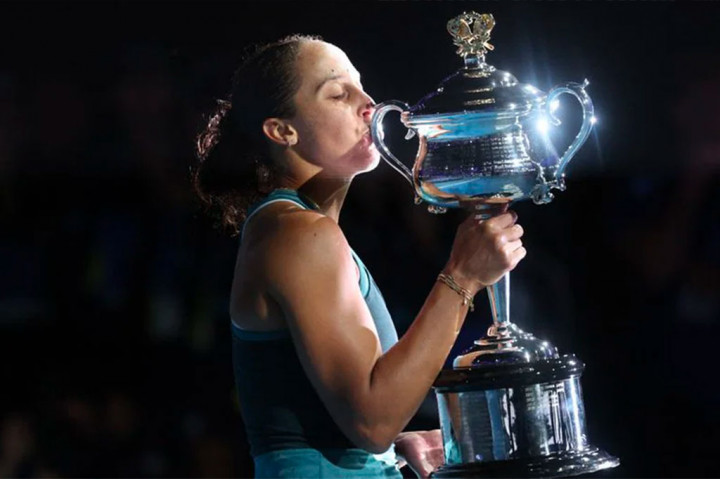 Petenis Amerika yang tidak diunggulkan Madison Keys akhirnya meraih trofi Grand Slam pertamanya setelah mengalahkan juara bertahan Aryna Sabalenka untuk memenangi gelar Australian Open.