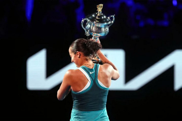 Keys yang bermain di final utama keduanya dan yang pertama selama lebih dari tujuh tahun, mengalahkan petenis nomor satu dunia itu dengan skor 6-3, 2-6, 7-5.