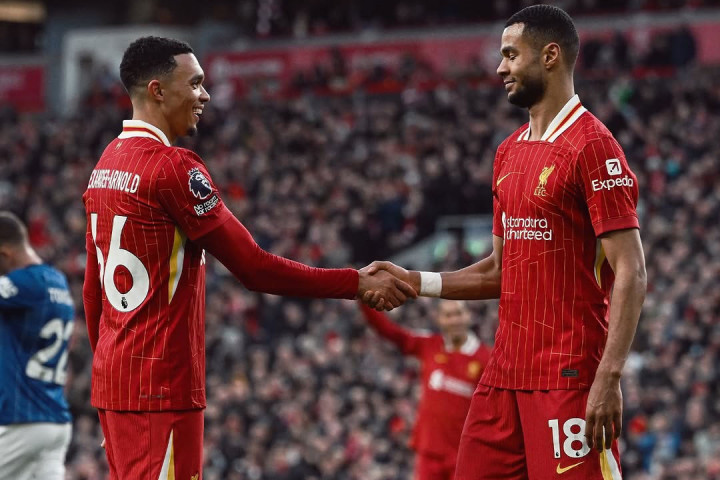 Liverpool mendominasi laga ini dengan 71 persen penguasaan bola dan membuat 16 peluang yang enam di antaranya tepat sasaran.