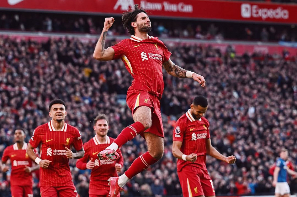 Liverpool semakin kokoh di puncak klasemen Liga Inggris setelah menghantam Ipswich Town 4-1 di Stadion Anfield, Liverpool, Sabtu, 25 Januari 2025 malam.