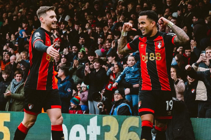 Dango Outtara mencetak hattrick untuk Bournemouth, sedangkan dua gol lainnya dipersembahkan oleh Justin Kluivert dan Antoine Semenyo, demikian catatan Liga Premier. Kemenangan ini membuat Bournemouth naik ke peringkat keenam klasemen Liga Inggris dengan 40 poin dari 23 laga, satu poin di bawah empat besar.