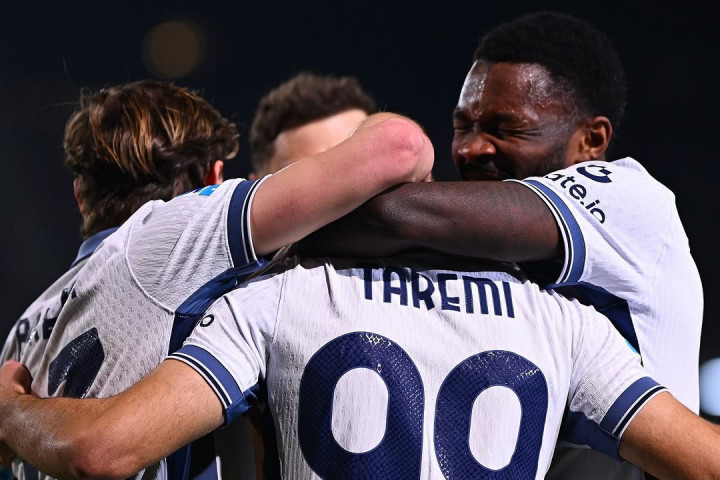 Empat gol kemenangan Inter di kandang Lecce masing-masing dicetak oleh Davide Frattesi dan Lautaro Martinez di babak pertama dan Denzel Dumfries serta Mehdi Taremi di babak kedua.