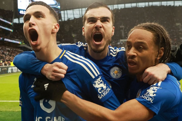 Leicester City menambah mimpi buruk Tottenham Hotspur di Liga Inggris setelah mempermalukan tim berjuluk The Lilywhites itu dengan skor 2-1 dalam laga lanjutan pekan ke-23 Liga Inggris di kandangnya sendiri, Stadion Tottenham Hotspurs, London, Minggu, 27 Januari 2025.
