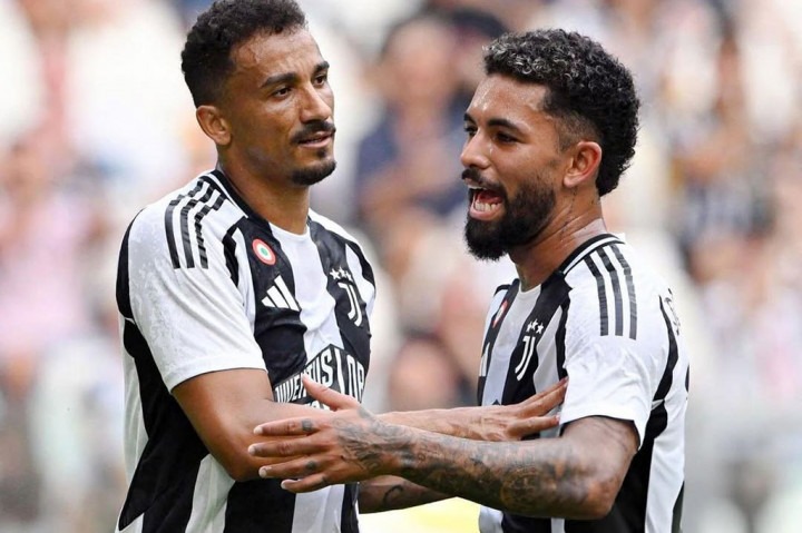 Pemain berusia 33 tahun itu meninggalkan Juventus dengan satu gelar Liga Italia dua Piala Italia, dan satu Piala Super Italia dari 213 penampilan bersama raksasa Turin itu, sejak didatangkan dari Manchester City pada Agustus 2019.