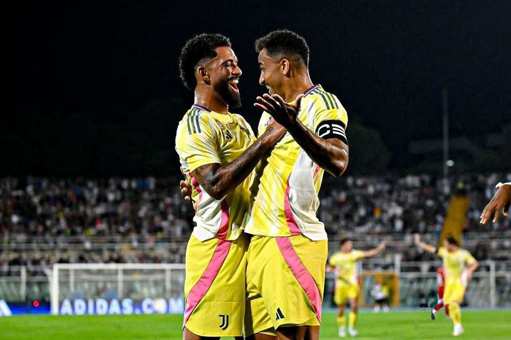 Dia pergi dari Juventus menyusul kedatangan Thiago Motta sebagai pelatih baru di musim panas. Di musim ini, Danilo juga kehilangan jabatan kaptennya karena Motta lebih memilih gelandang Italia Manuel Locatelli.