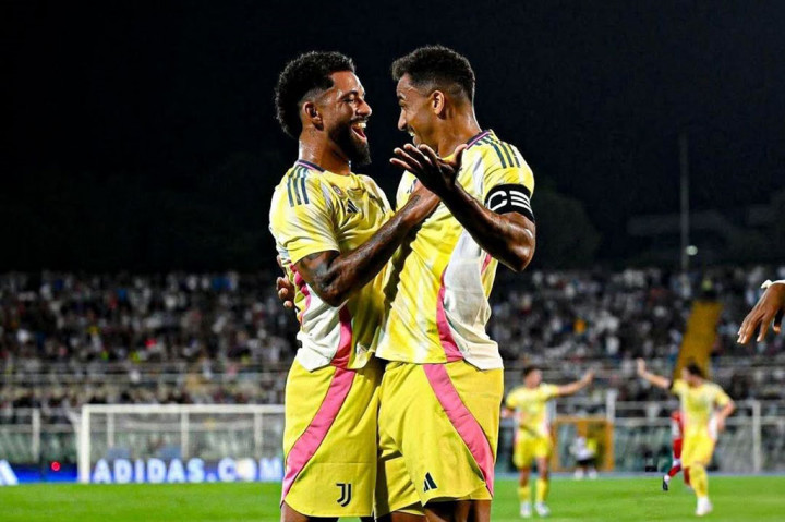 Dia pergi dari Juventus menyusul kedatangan Thiago Motta sebagai pelatih baru di musim panas. Di musim ini, Danilo juga kehilangan jabatan kaptennya karena Motta lebih memilih gelandang Italia Manuel Locatelli.