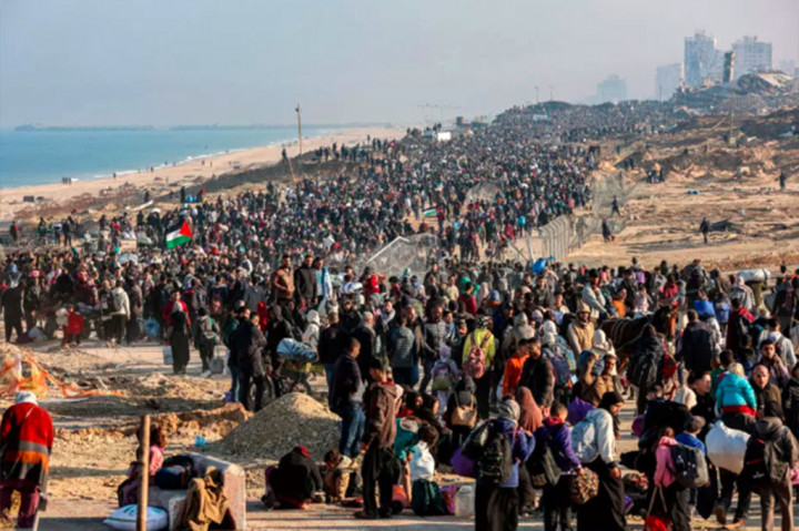 Kendaraan seharusnya mulai melewati Koridor Netzarim pada pukul 09.00 waktu setempat (07.00 GMT), tetapi perjalanan tertunda karena tim teknis yang bertugas melakukan pemeriksaan datang terlambat.