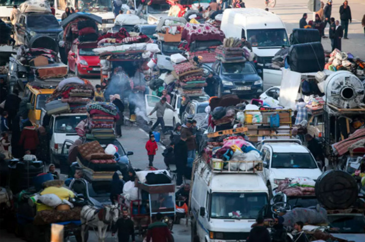 Kembalinya warga Palestina itu terjadi beberapa jam setelah Qatar memediasi kesepakatan antara Hamas dan Israel, di mana Hamas setuju untuk membebaskan tawanan asal Israel, Arbel Yehud, bersama dua tawanan lainnya, pada Jumat mendatang.