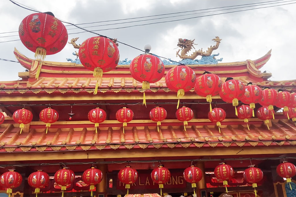 Di Tahun Ular Kayu ini para pengurus klenteng berharap mendapatkan berkah yang melimpah, sesuai dengan karakter ular saat berburu makanan besar. 