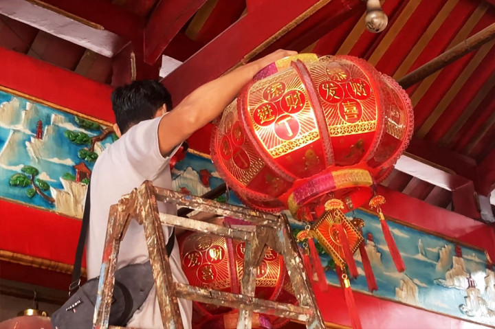Menurut Ketua Yayasan Klenteng Hok Lay Kiong Ronny Hermana memastikan perayaann Imlek tahun ini akan lebih meruah dibanding tahun laly yang berbarengan dengan Pemilu serentak.