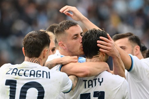 Lazio kembali ke empat besar klasemen sementara Liga Italia Serie A 2024-2025 setelah menang dengan skor 5-1 atas Monza di Stadion Olimpico, Roma, Minggu, 9 Februari 2025 malam WIB.