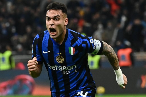 Inter membuka keunggulan pada menit ke-28. Lautaro Martinez berhasil menyundul bola hasil sepak pojok masuk ke gawang David De Gea. Gol tersebut awalnya diberikan kepada Lautaro Martinez, tetapi kemudian diubah menjadi gol bunuh diri Marin Pongracic.