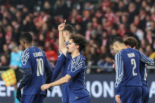 Sementara gol pertama PSG dilesakkan oleh Vitinha melalui titik putih pada menit ke-21.