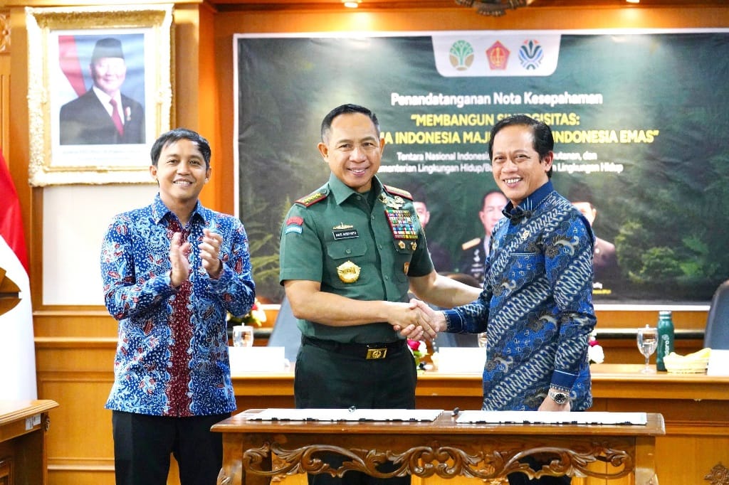 Dalam sambutannya, Panglima TNI menyampaikan bahwa kerja sama ini merupakan langkah strategis untuk mendukung pelestarian lingkungan dan pengelolaan sumber daya alam secara berkelanjutan. 