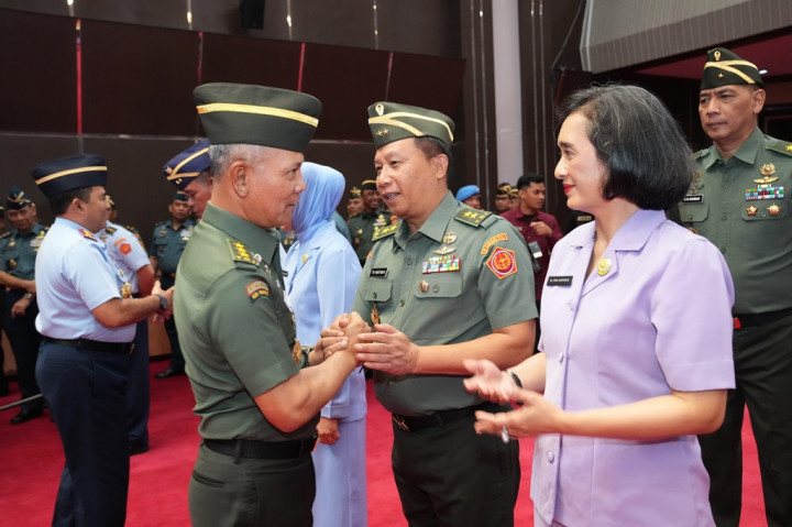 Kenaikan pangkat 32 Pati TNI tersebut berdasarkan Surat Perintah Panglima TNI Nomor Sprin /230/II/2025 tanggal 7 Februari 2025 dengan rincian 18 Pati TNI AD, 2 Pati TNI AL dan 12 Pati TNI AU.