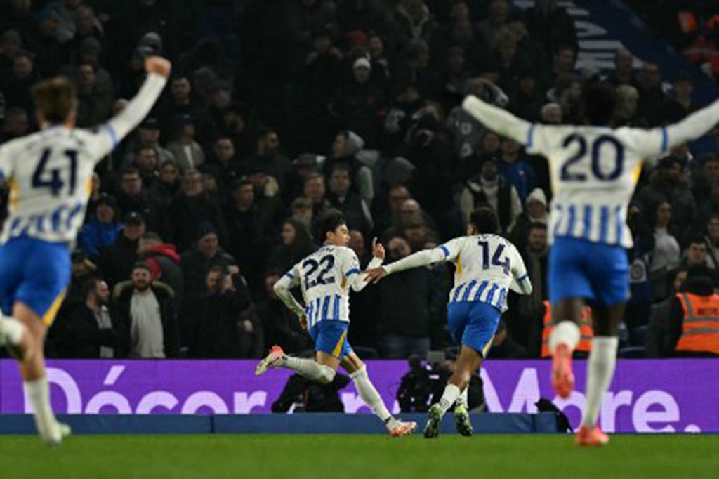 Kemenangan Brighton atas Chelsea hadir berkat gol Kauro Mitoma ditambah brace Yankuba Minteh.