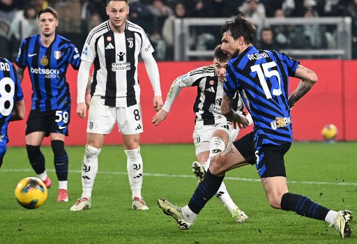 Conceicao menjebol gawang Juve pada menit ke-74. Dari sebuah serangan balik, Kolo Muani mengirimkan umpan di dalam kotak penalti yang langsung disambut Conceicao untuk menaklukkan Jan Sommer.