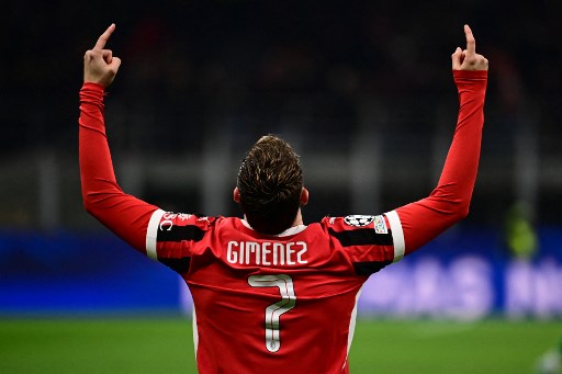 Pada leg kedua, Milan menyamakan agregat berkat gol cepat Santiago Gimenez pada menit pertama.