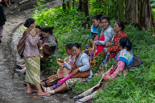 Ritual tersebut sebagai bentuk penghormatan dan rasa terima kasih kepada leluhur mereka. 