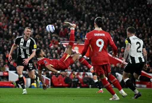 Liverpool sukses meraih kemenangan 2-0 atas Newcastle United dalam matchday ke-27 Liga Premier Inggris di Stadion Anfield, Kamis, 27 Februari 2025 dini hari WIB. Hasil tersebut membuat The Reds makin kukuh di puncak klasemen.