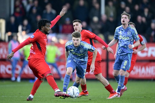 Kekalahan ini menjadi pukulan bagi Almere City, yang makin terpuruk di dasar klasemen dengan 14 poin. Sementara Ajax tetap kokoh di puncak klasemen Eredivisie dengan 60 poin, unggul delapan angka dari PSV di peringkat dua.