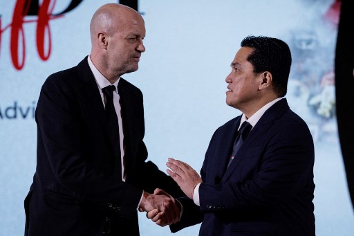 Dalam jumpa pers, mantan pemain Barcelona dan Manchester United itu mengatakan bahwa Indonesia adalah negara yang memiliki gairah kuat dalam sepak bola.