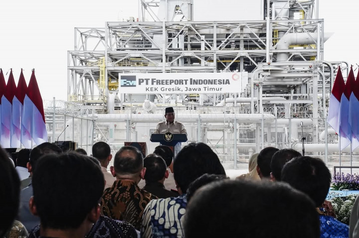Prabowo, dalam sambutannya saat acara peresmian, menekankan pentingnya keberadaan smelter yang mampu mengolah konsentrat menjadi logam-logam mulia seperti emas dan perak.