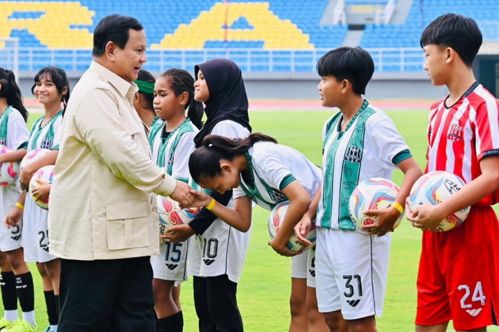 Presiden yakin majunya sepak bola suatu negara bukan karena negara itu kaya atau miskin, melainkan karena tekad dan semangat.